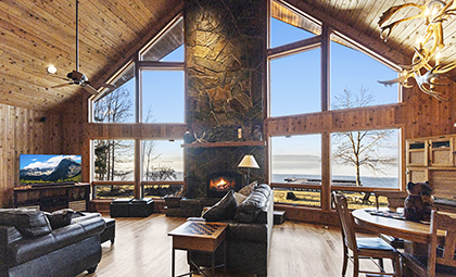 Flathead Lakefront Cabin